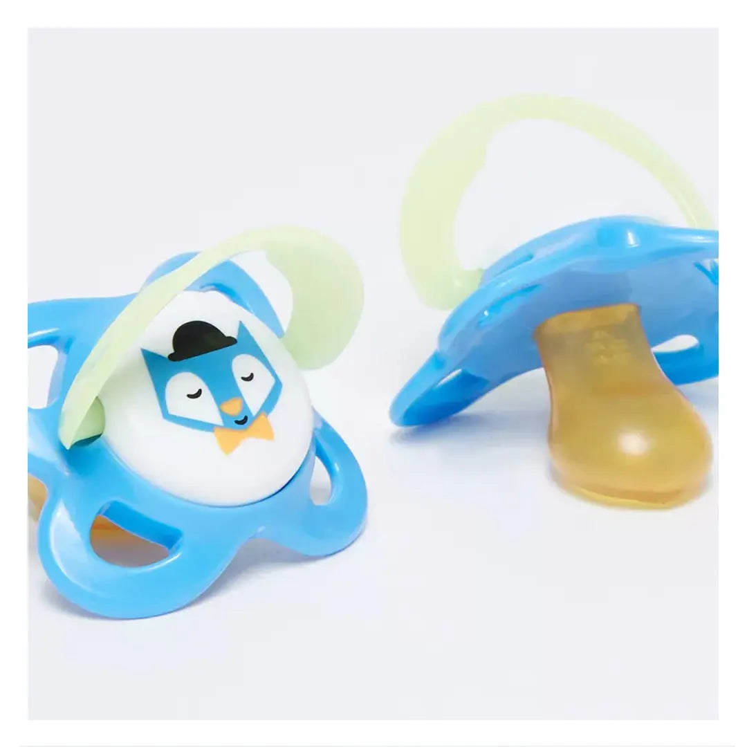 Tommee Tippee Essentials Glow in the Dark Soother,( 6-12 months) , Pack of 2 Tommee Tippee