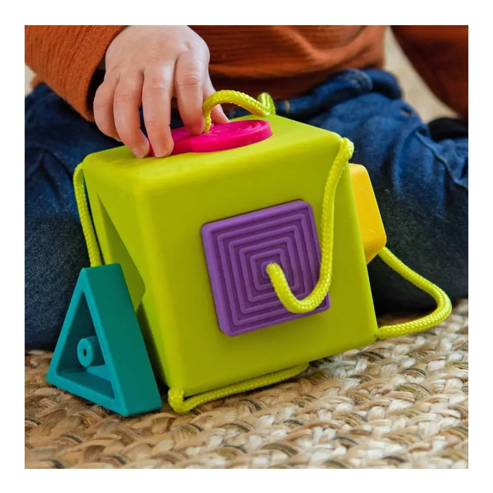 Fat Brain Toys Oombee Cube Fat Brain Toys